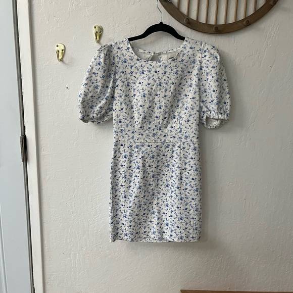 Forever 21 White and Blue Floral Cotton Puff Sleeve Dress - Picture 3 of 13